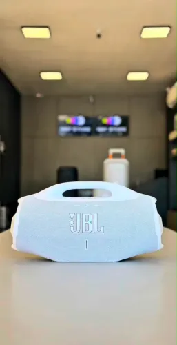 JBL boombox 4