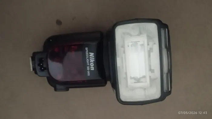 VENDO FLASH NIKON SB900