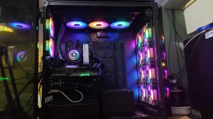 PC Gamer / Workstation High-End RTX 5070 Ti + Ryzen 7 5700X3D - Setup Premium Corsair
