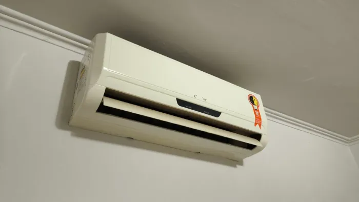 Ar-Condicionado Split Carrier 9000 BTUs Quente/Frio 220V + Controle