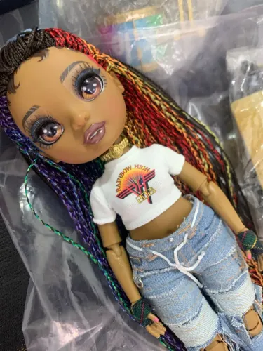 Vanessa Tempo rainbow high