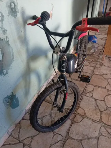 Bicicleta Caloi aro 20 Hotwheels tanquinho 