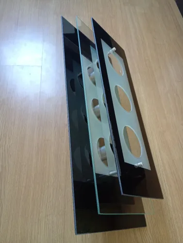 Luminária de vidro para três lâmpadas