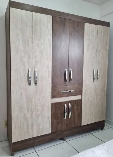 Lindo Roupeiro C/Pezinhos (ENTREGO E MONTO)