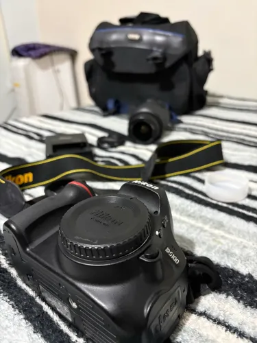 Nikon D5100 em bom estado