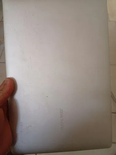 Notebook, retirar peça, placa com problema