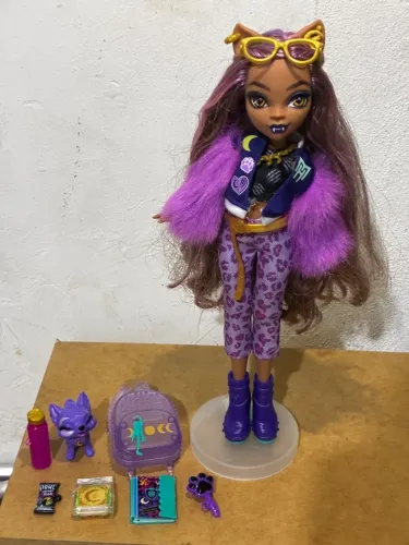 Boneca Monster High G3 Clawdeen Wolf Core Completa