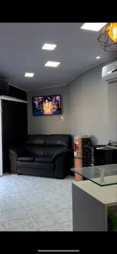 Mesa e sofá pra vender logo