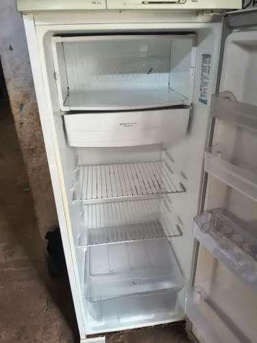 Vendo geladeira