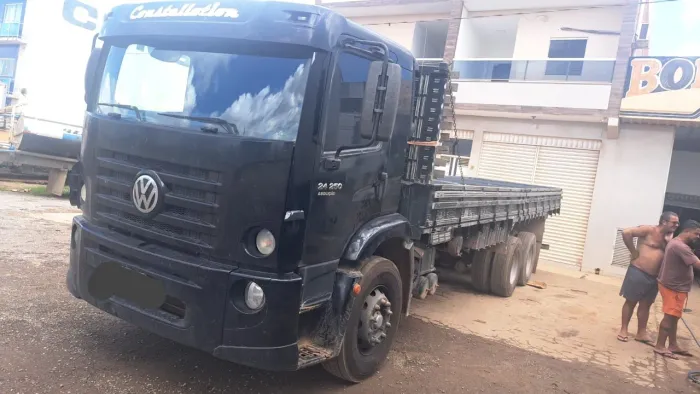Caminhão truck volks 24250 2011/2012
