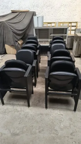  Vendo 7 Poltronas de auditório 