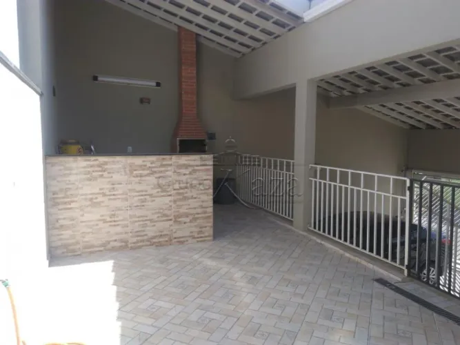 Casa Vila Branca - Jacareí - 3 Dormitórios - 134m².