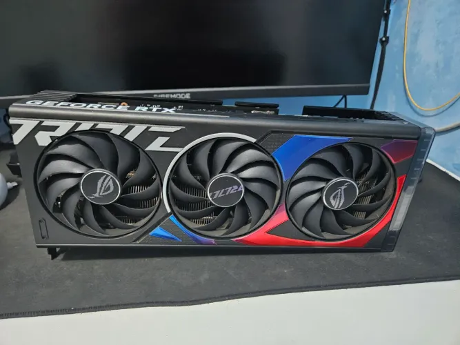 ASUS ROG Strix RTX 4060 Ti 8GB | Completa na Caixa + Nota Fiscal ainda na garantia