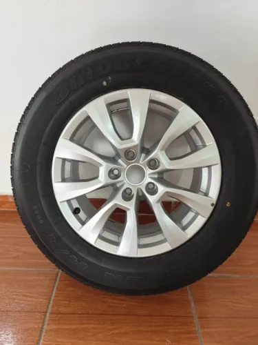 Jogo de Rodas Originais VW Amarok aro 17 pneus Dueler 245/65/17
