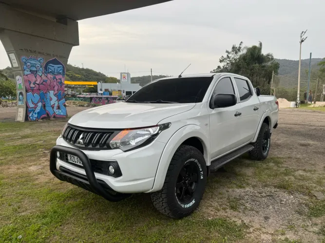 Mitsubishi L200 Triton Sport GL 2.4 Diesel 2023