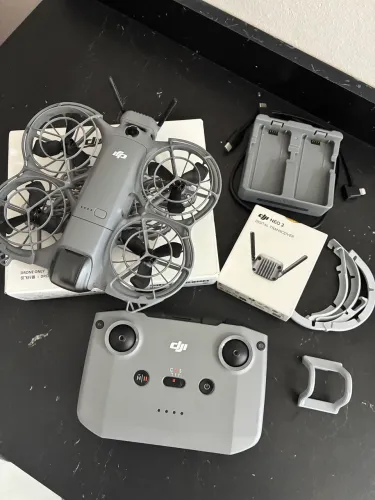 DJI Neo 2 Drone com Controle