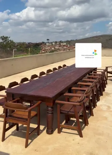 Mesa nobre rústica