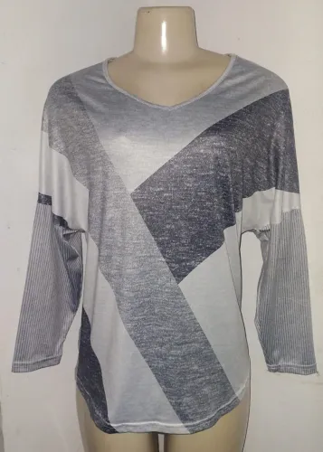 BLUSINHA COM MANGA 3/4