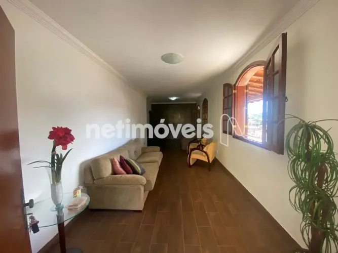 Casa Comercial