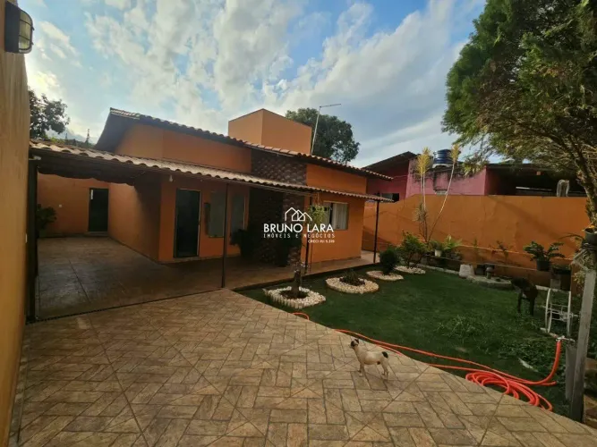Casa à venda no bairro Fernão Dias- Igarapé/MG