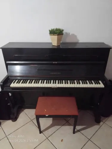 Piano armário Essenfelder preto