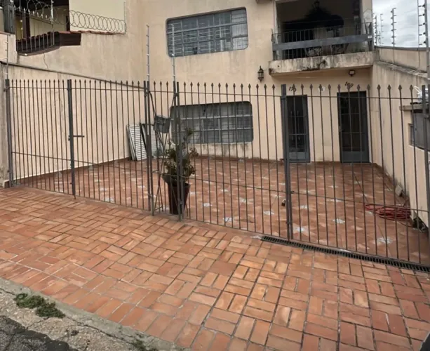 Vendo portão e grade barato