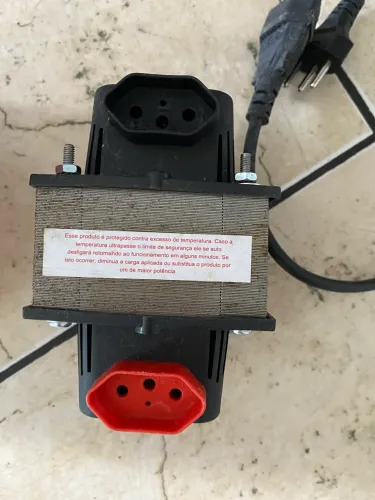 Transformador 1500 V 220 V