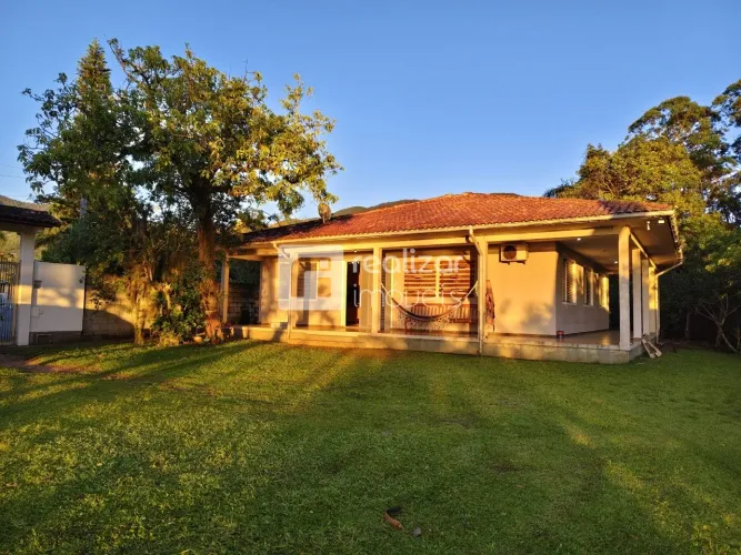Casa 4 quartos no Bairro Enseada de Brito Palhoça