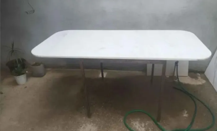 Mesa de mármore branco