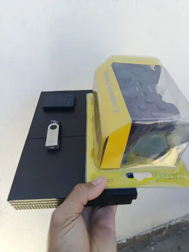 Vídeo game PS2 um Pen drive com 4 jogos um controle novo
