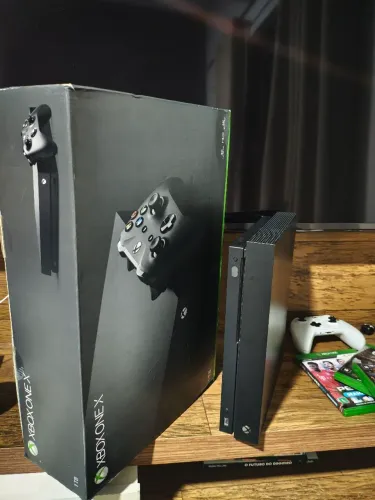 XBOX ONE X 1 TB 