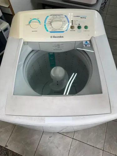 Máquina de lavar / Lavadora de roupas Electrolux 12kgs 127v