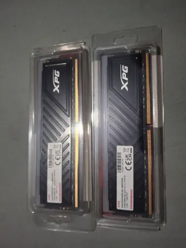 Kit 64GB (2x32GB) Memória RAM XPG Spectrix D35G RGB DDR4 3200MHz - Impecável