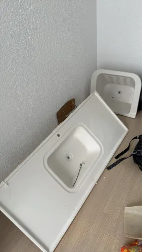 Vendo 2 Pias de louça Branca. Nunca Usadas