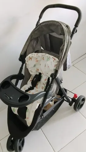Carrinho de bebê Cosco