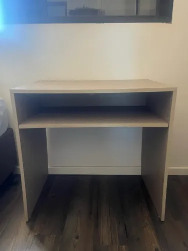 Mesa estilo escritório em MDF