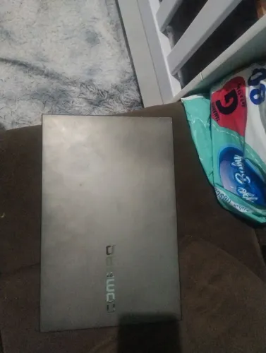 Vende-se Notebook em ótimo estado usei 1 vez estou vendendo porque não uso