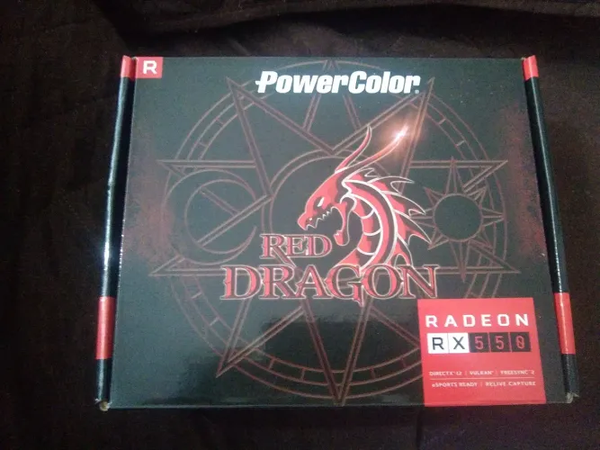 Placa de vídeo Radeon RX 550 está na caixa, pouco tempo de uso, 4 GB de memória!!!
