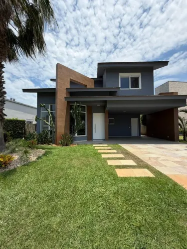 Sobrado a venda no condomínio Enseada lagos em xangri-lá. Casa de R$ 4.000.000,00 por R$ 2