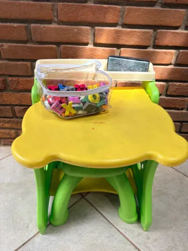 Mesa escolar infantil 
