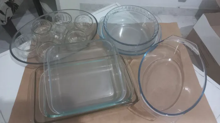 8 Pirex + 7 potinhos sobremesa