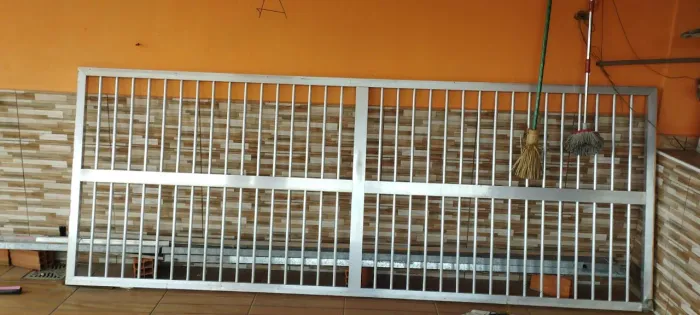 Grade alumínio SEM AVARIAS