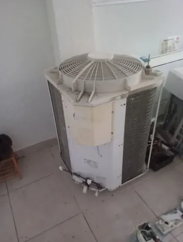 Ar condicionado Carrier 58000 btu, trifásico 220 V
