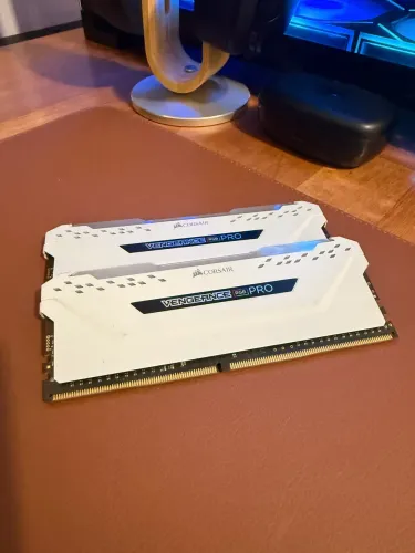 Par Memória RAM Corsair Vengeance RGB PRO White (DDR4) - Perfeito Estado