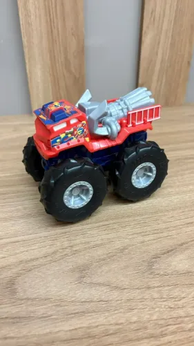 Hot Wheels Monster Trucks Twisted Tredz Alarm - Mattel
