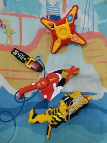 Lote de itens de Power Rangers transfomadores