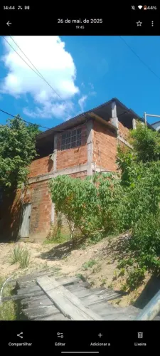 Vendo casa bem localizada próxima a leitão da Silva