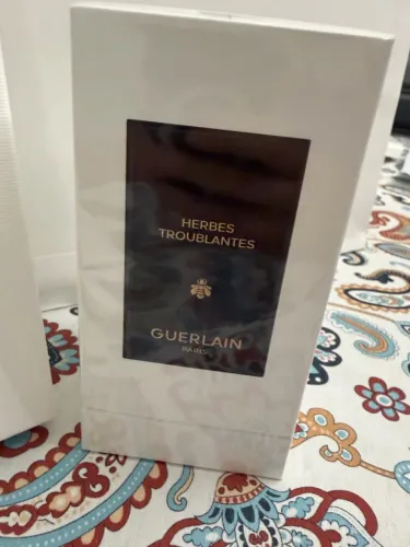 Perfumes herbes troublantes Guerlain