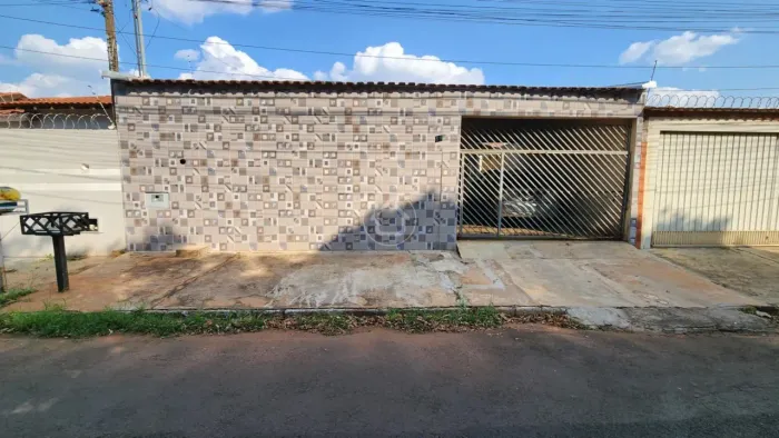 CASA COM 3 DORMITÓRIOS SENDO 01 SUÍTE