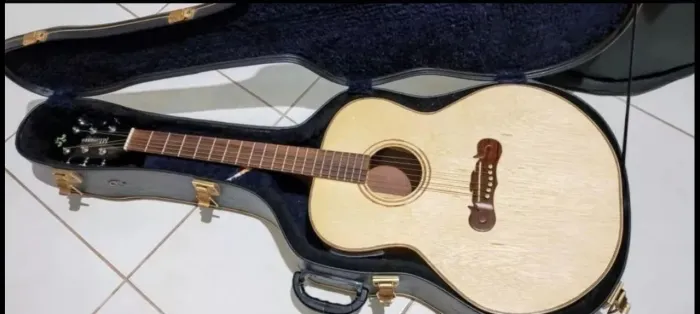 Violão jumbo